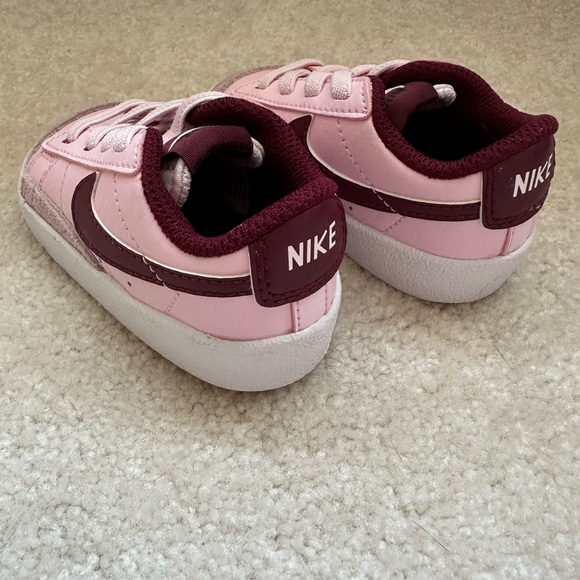 Nike Kids Pink Sneakers - Picture 3 of 4
